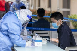 月薪最高达2万 多地急招核酸采样员