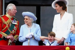 英国女王身体不适暂停参加庆祝活动