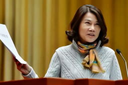 董明珠：格力手机不比苹果手机差