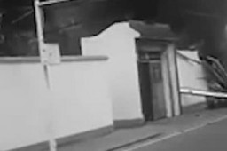 空军一架歼7飞机失事 1名群众遇难