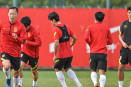 国足世界排名跌出亚洲前十