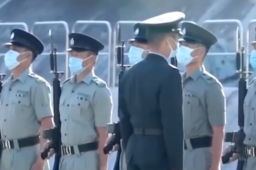香港警察再也不说“Yes Sir”了