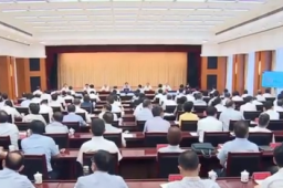 省委书记怒批：修了12车道 车没几辆