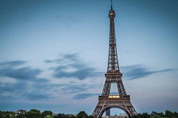 埃菲尔铁塔锈迹斑斑需要全面维修