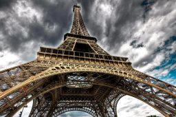 法国将斥巨资粉刷埃菲尔铁塔迎奥运