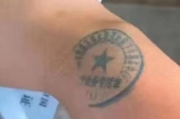 转绿码在手臂盖章 无锡当地致歉