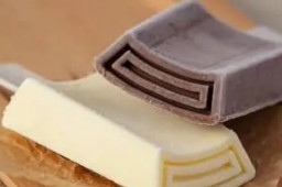 人民网评“钟薛高惹争议”