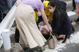 安倍晋三遇刺身亡