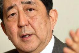 拜登下令降半旗 哀悼安倍晋三