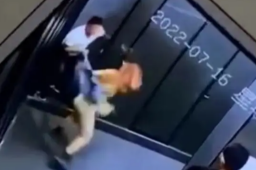 警方将彻查被拖拽女生与男子关系