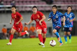 中国女足获得东亚杯亚军