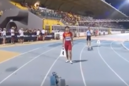 男子4x100米中国队39秒74夺冠