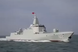 万吨大驱拉萨舰执行远海训练任务