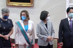 佩洛西与蔡英文见面