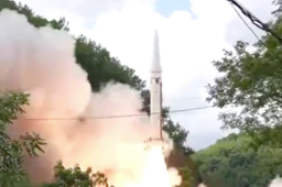 东部战区实弹训练原声现场画面