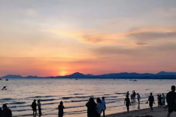 小伙立夏在上海隔离立秋滞留三亚