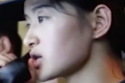 东部战区演训：反潜女兵铿锵传令