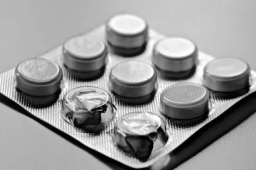 首个国产抗新冠口服药每瓶270元