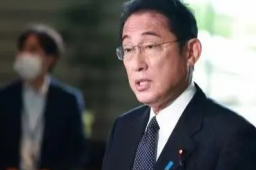 岸田文雄供奉靖国神社