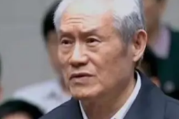 官媒再点名周永康等“六虎”