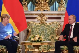 默克尔：应严肃对待普京讲话