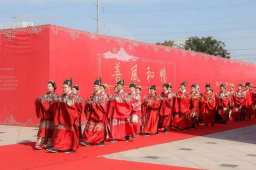 县委书记为零彩礼低彩礼新人证婚