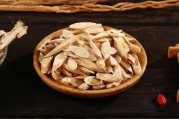 月子中心鸡汤里加党参为何被罚