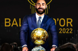 法国球星本泽马获2022年金球奖