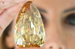 全球最大无瑕疵钻石估价约1亿元