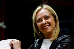 梅洛尼成为意大利首位女总理