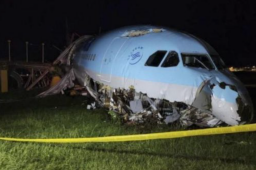 韩国一载173人客机在菲律宾冲出跑道