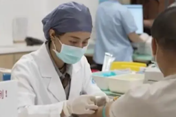 95后小伙患白血病2年理赔88次