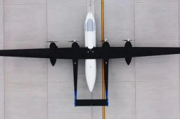 国产大型四发无人机成功首飞