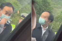 重庆一副区长粗暴劝返外地车辆