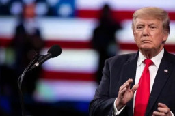 特朗普宣布再竞选美国总统