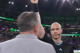 韩国主帅赛后怒斥裁判被红牌驱逐