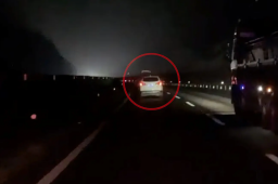 长沙一SUV高速上失控狂飙500公里