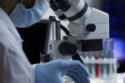 专家说新冠肺炎应更改名称