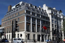 中国驻英领馆遭冲闯 中方：严正交涉