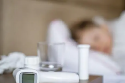 新冠发烧后捂被发汗可行吗？