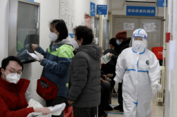 多地医院报告医护“减员严重”
