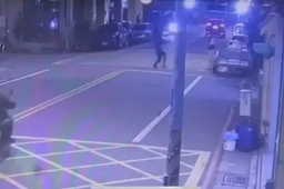 台湾黑帮老大倒垃圾时遭枪杀