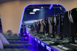 网吧春节促销：玩家签“生死状”