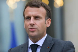 马克龙回应为何与老师结婚