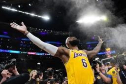 詹姆斯加冕NBA历史得分王