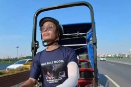 驾拖拉机进藏网红因不堪网暴自杀