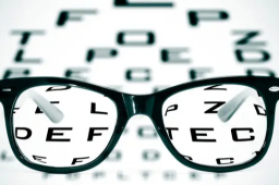 父母高度近视1岁婴儿近视600度