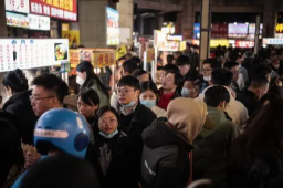 上海最大露天夜市关了？城管回应