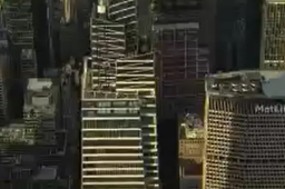 纽约93层摩天大楼剧烈晃动