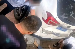 母女在幼儿园门口被撞身亡